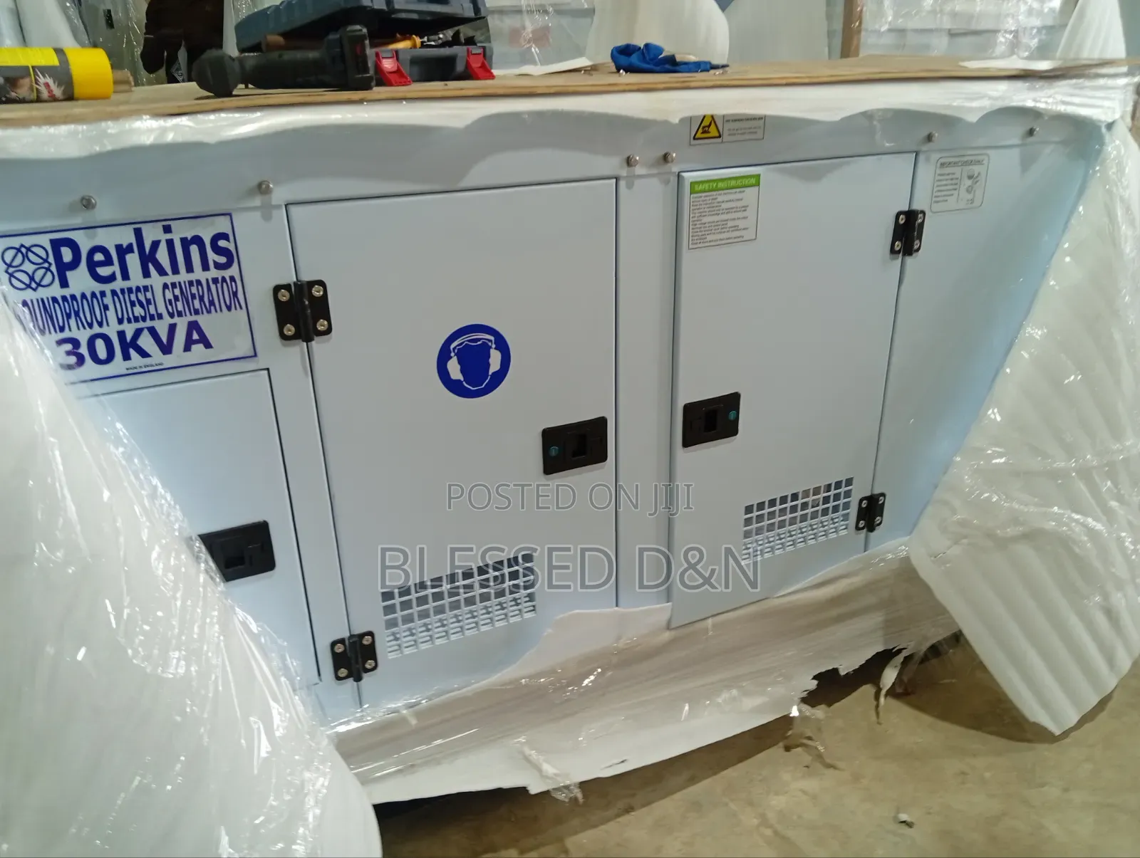 30kva Perkins Soundproof Diesel Generator 