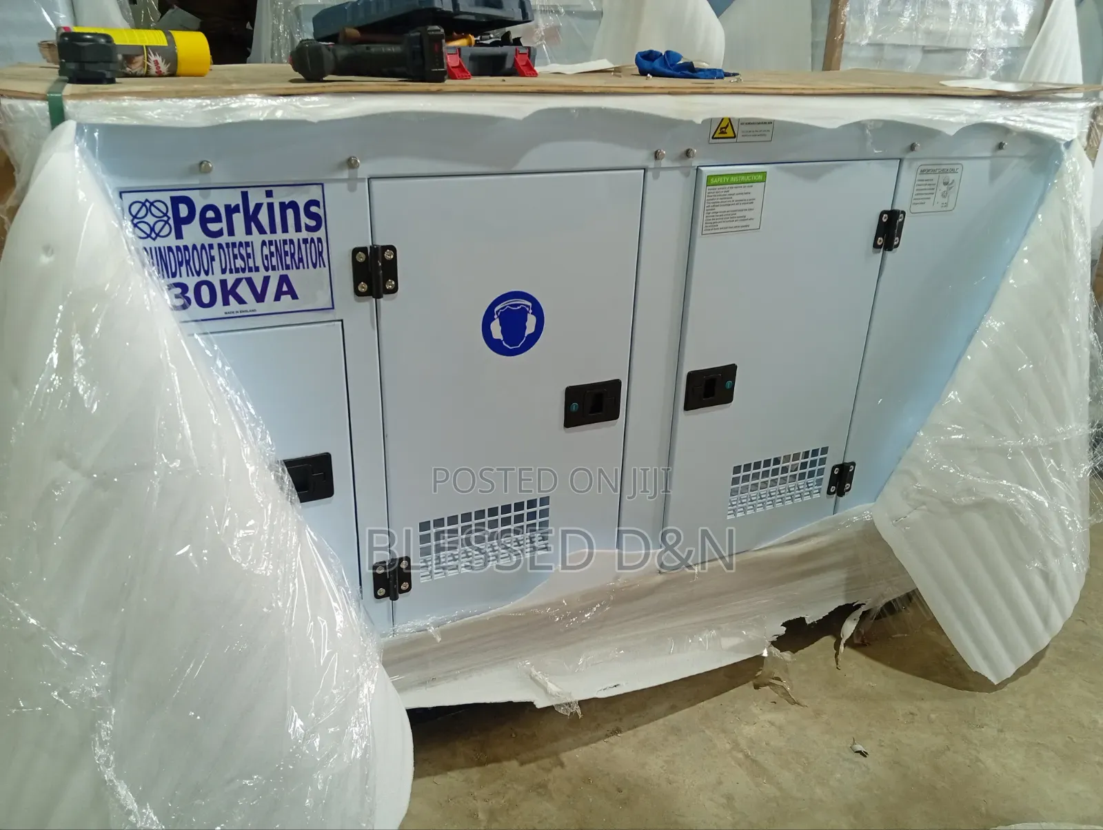 30kva Perkins Soundproof Diesel Generator 