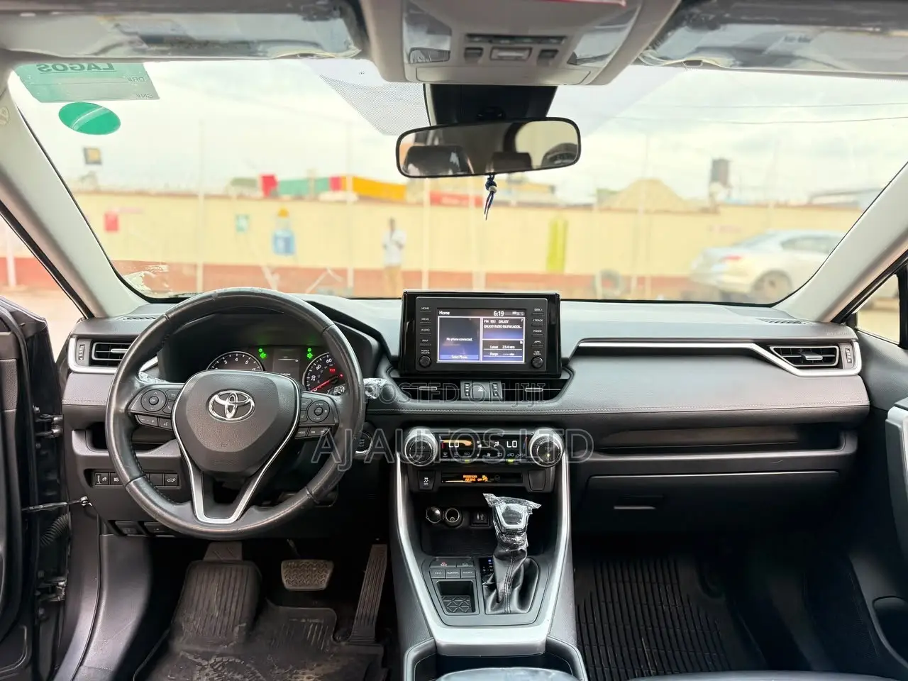 Toyota RAV4 XLE FWD 2020 Gray