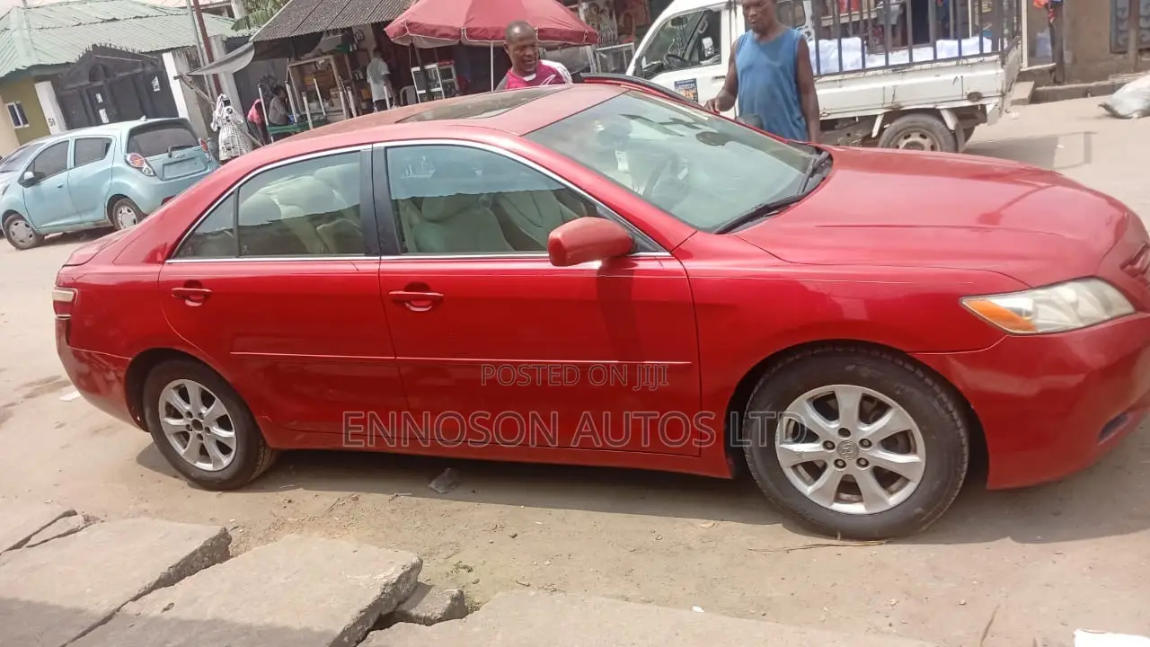 Toyota Camry LE 4dr Sedan (2.5L 4cyl 6AM) 2010 Red
