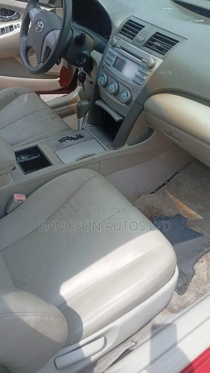 Toyota Camry LE 4dr Sedan (2.5L 4cyl 6AM) 2010 Red