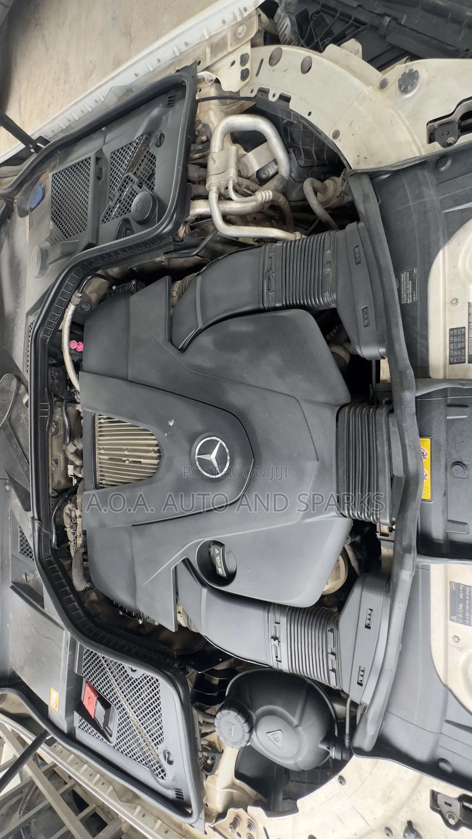 Mercedes-Benz C400 4Matic AWD Sedan (3.0L V6 7A) 2015 White