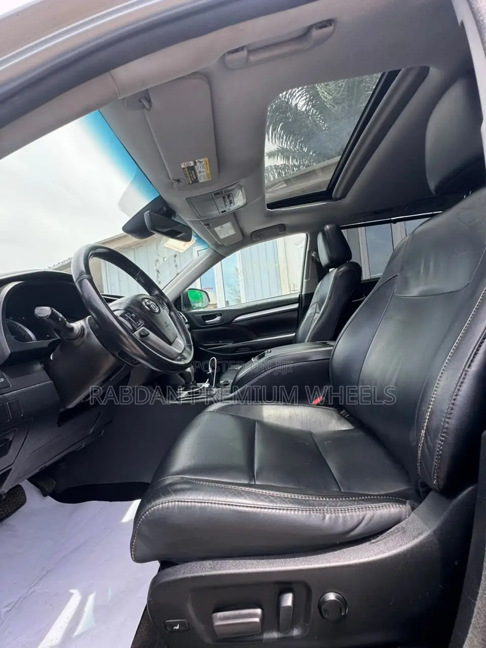 Toyota Highlander XLE 4x4 V6 (3.5L 6cyl 8A) 2018 Silver