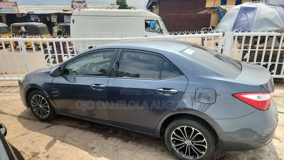 Toyota Corolla L 4dr Sedan (1.8L 4cyl 4A) 2015 Black