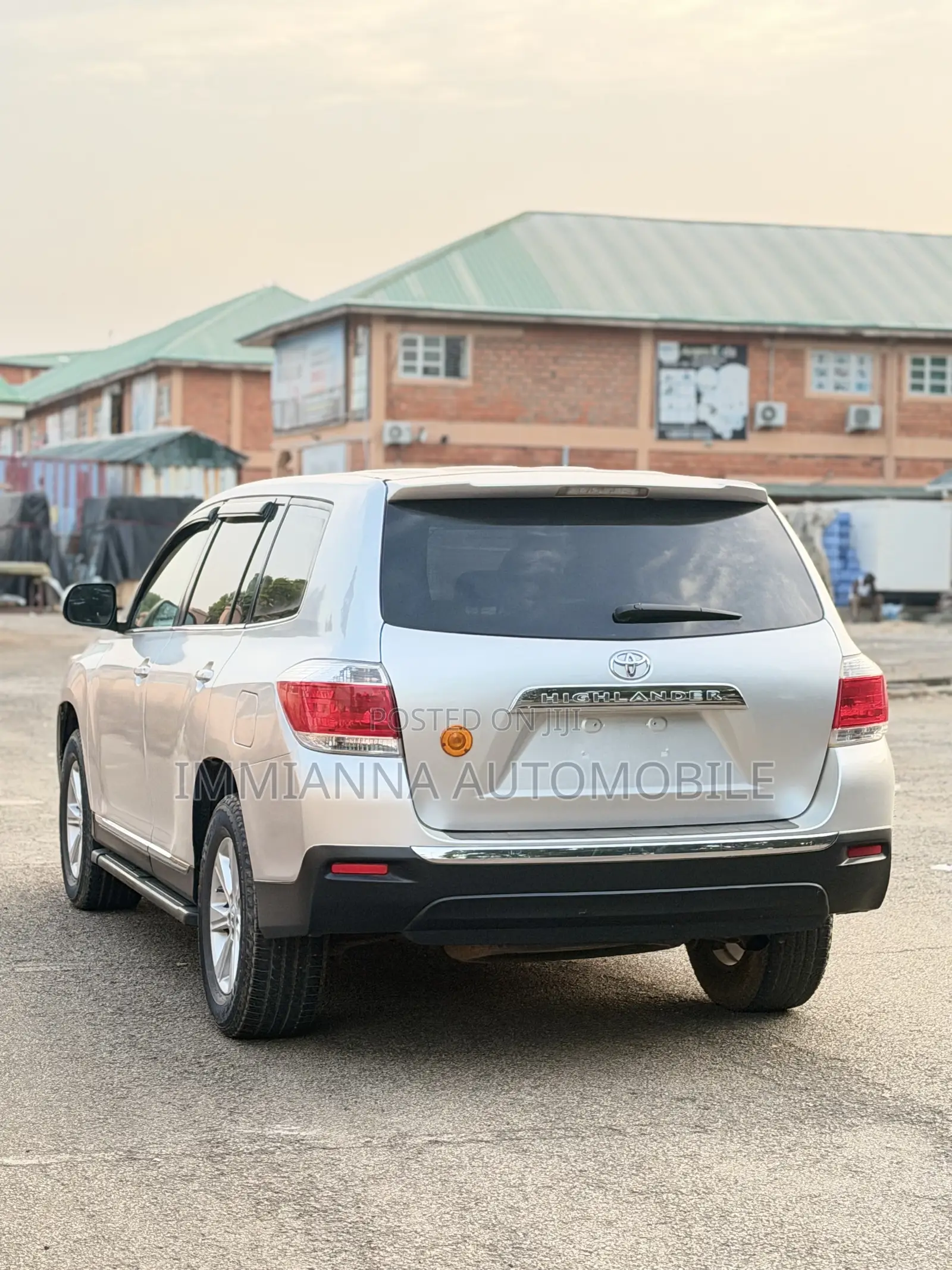 Toyota Highlander 3.5L 4WD 2013 Silver