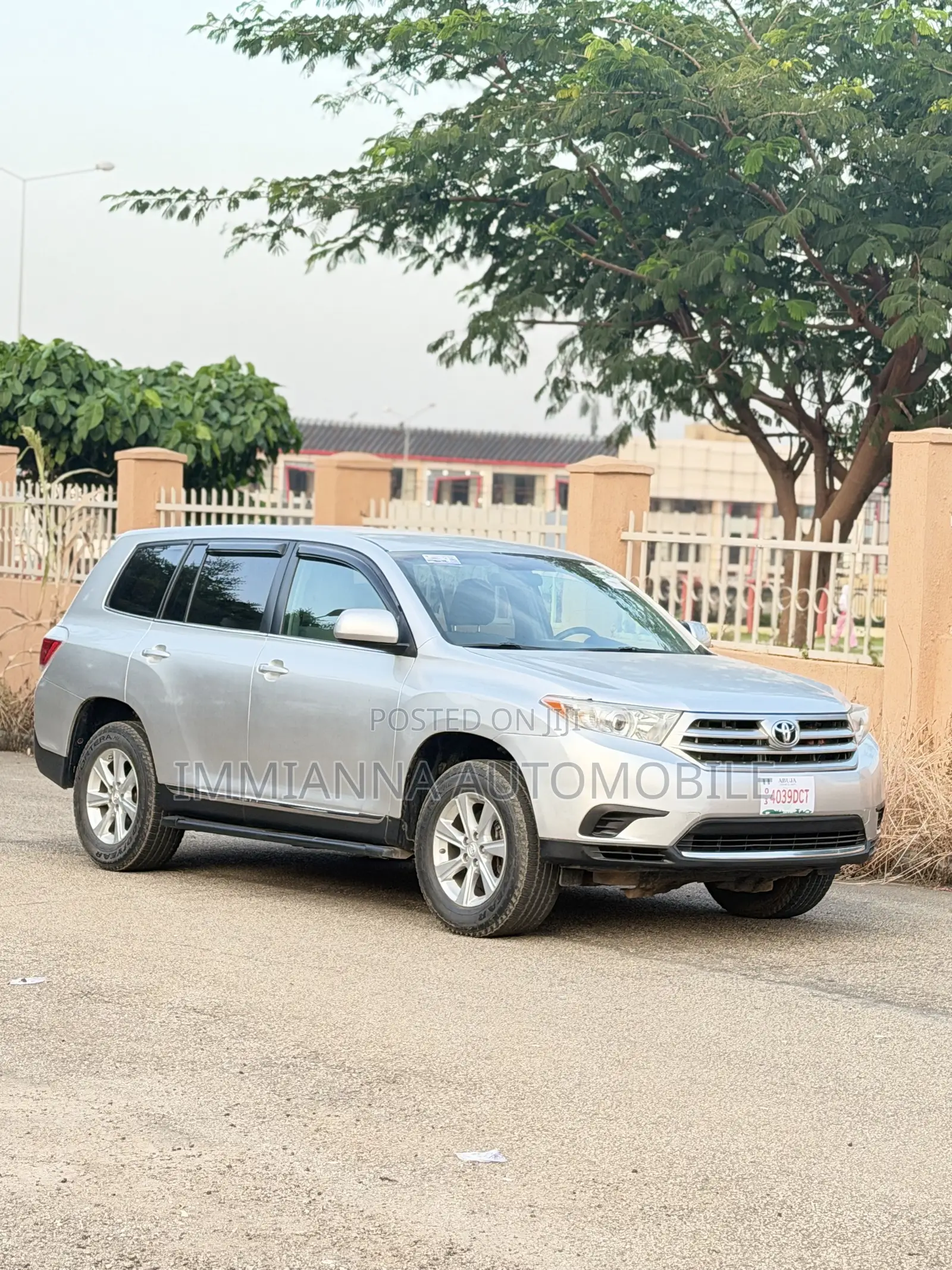 Toyota Highlander 3.5L 4WD 2013 Silver
