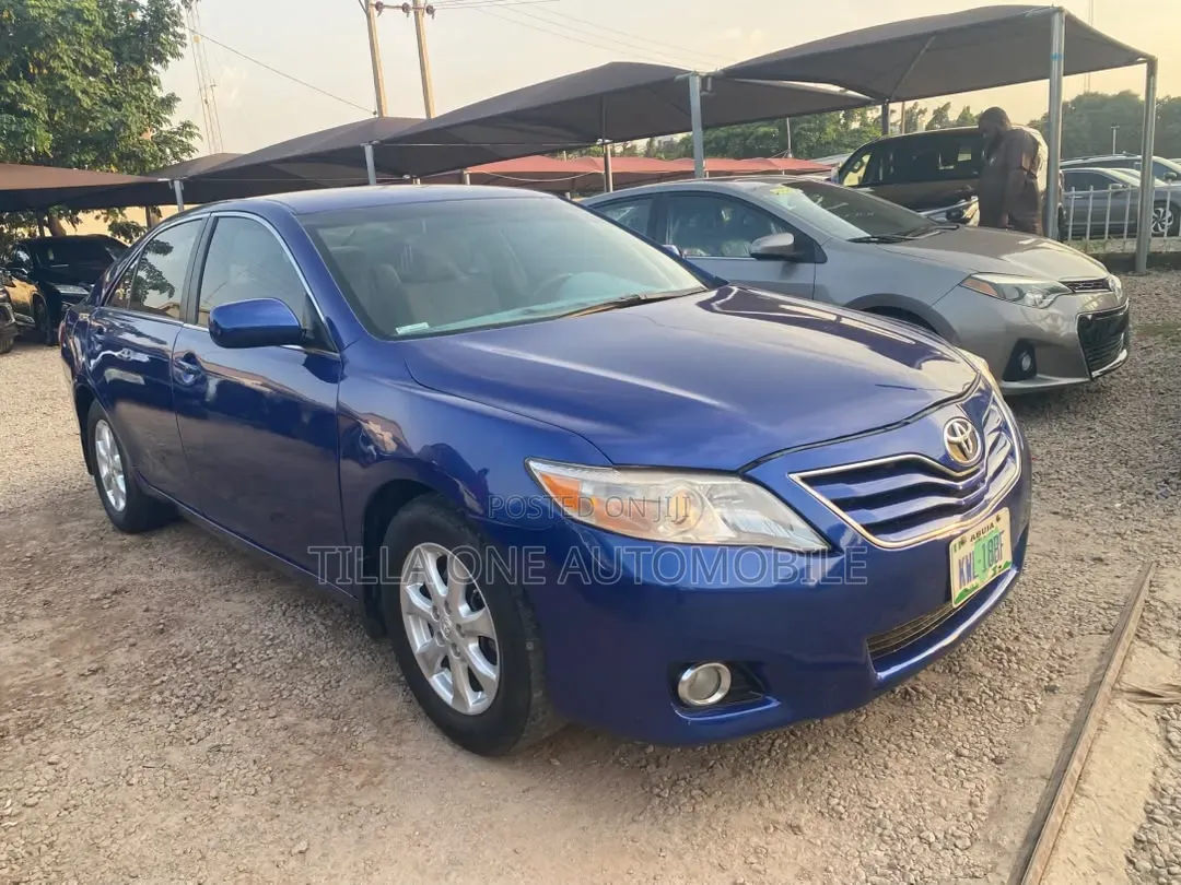 Toyota Camry LE 4dr Sedan (2.5L 4cyl 6AM) 2010 Blue
