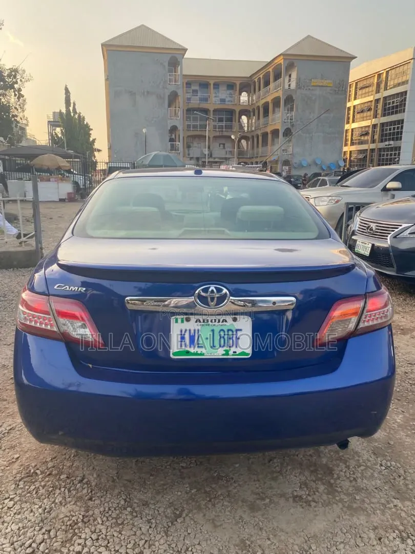 Toyota Camry LE 4dr Sedan (2.5L 4cyl 6AM) 2010 Blue
