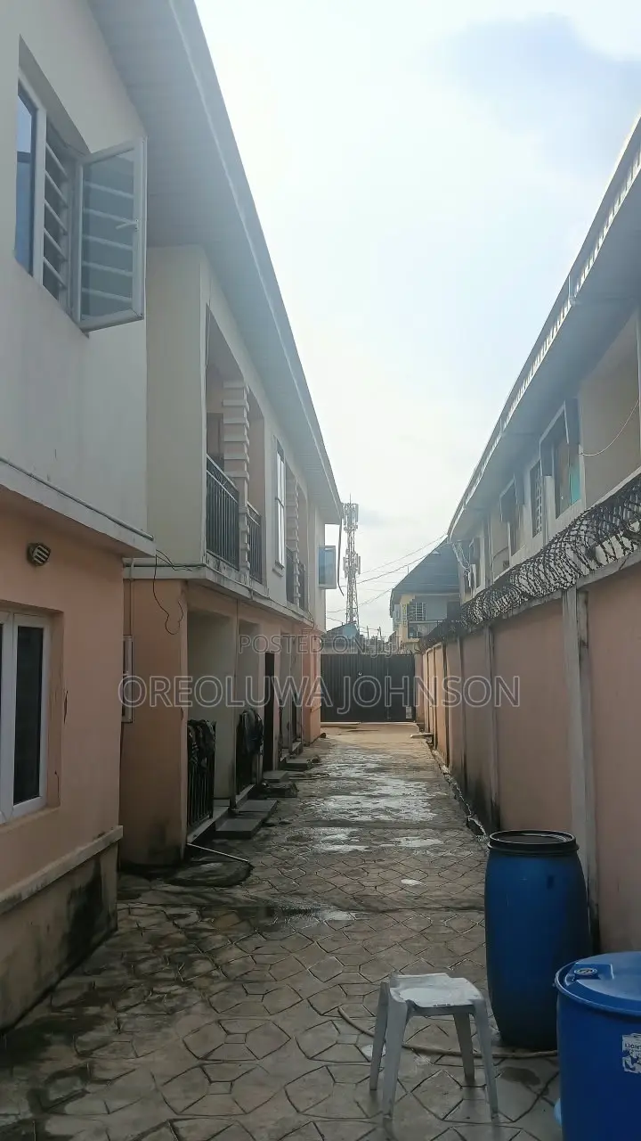 2bdrm Block of Flats in Idimu for sale