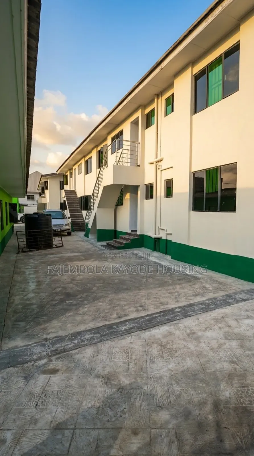 3bdrm Block of Flats in Abayomi, Iwo Road for rent