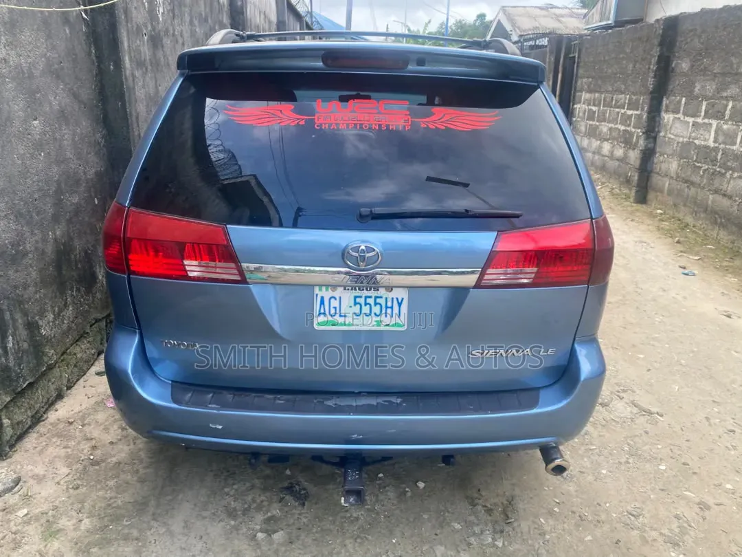 Toyota Sienna LE AWD 2005 Blue