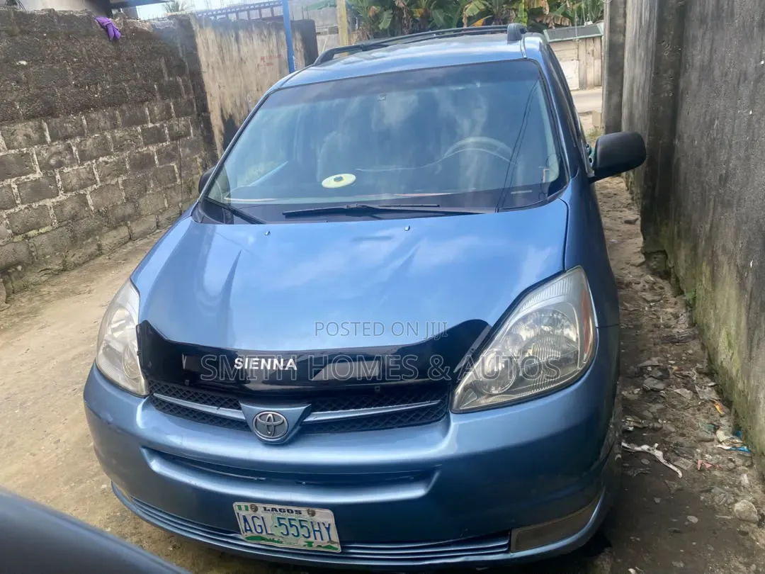 Toyota Sienna LE AWD 2005 Blue