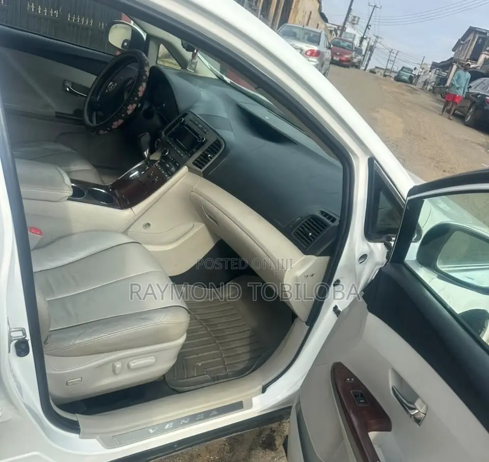 Toyota Venza 2012 White