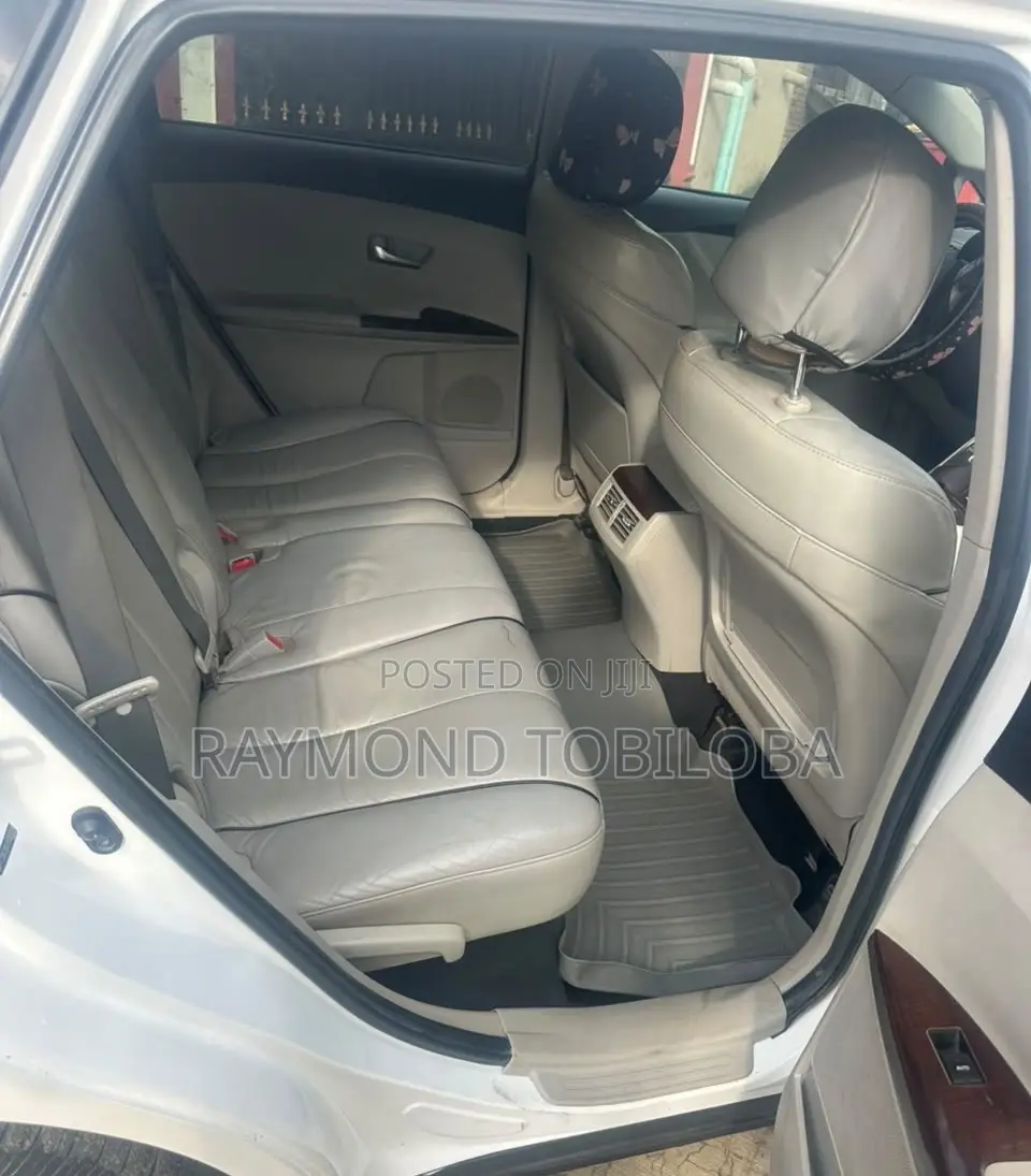 Toyota Venza 2012 White