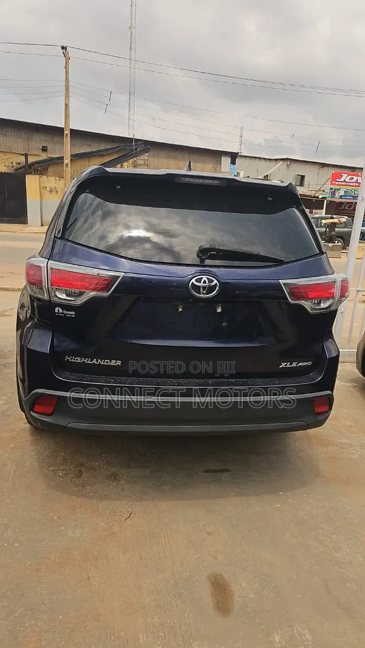 Toyota Highlander XLE V6 4x4 (3.5L 6cyl 6A) 2016 Blue