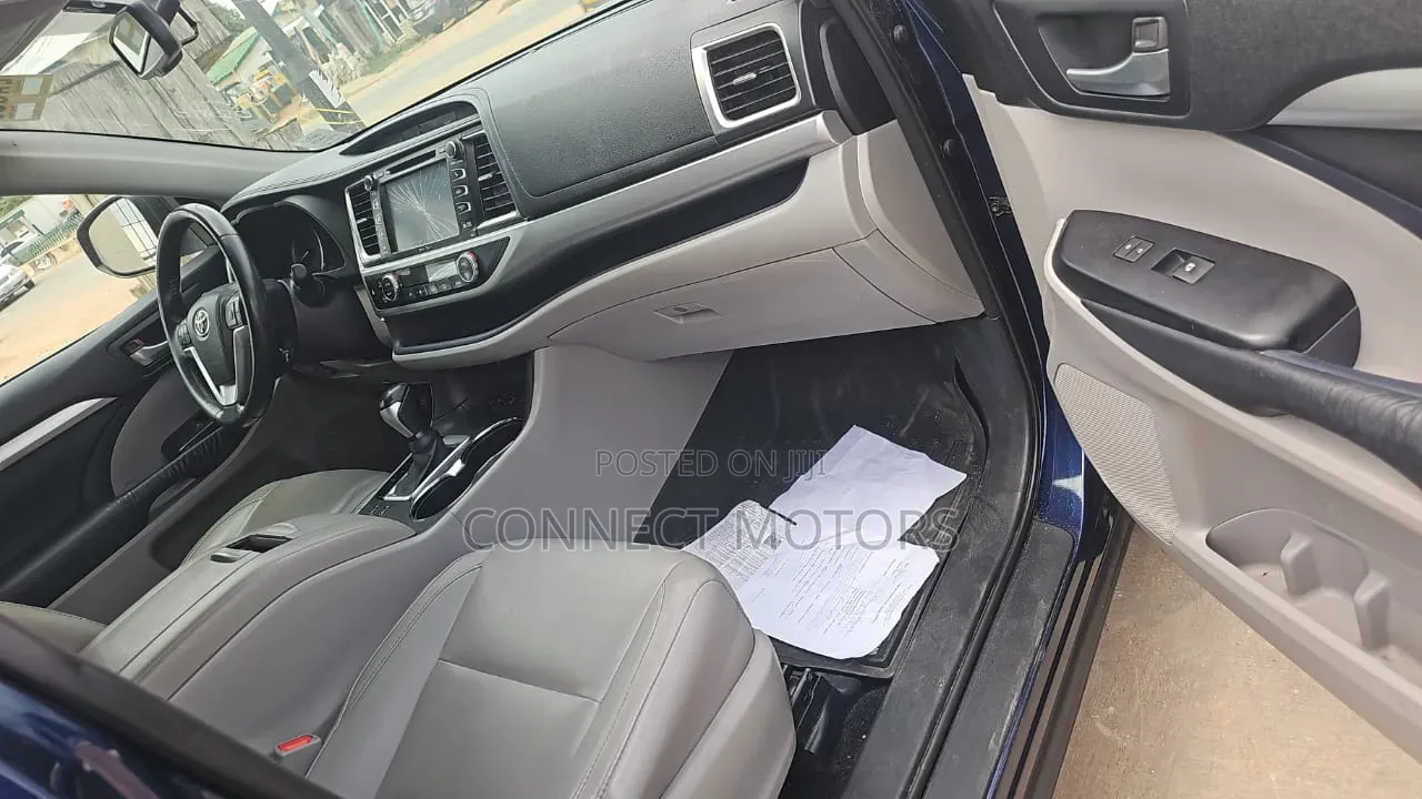 Toyota Highlander XLE V6 4x4 (3.5L 6cyl 6A) 2016 Blue