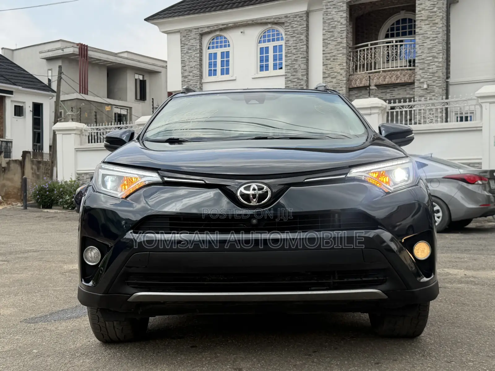 Toyota RAV4 Platinum 4dr SUV AWD (2.5L 4cyl 6A) 2018 Blue