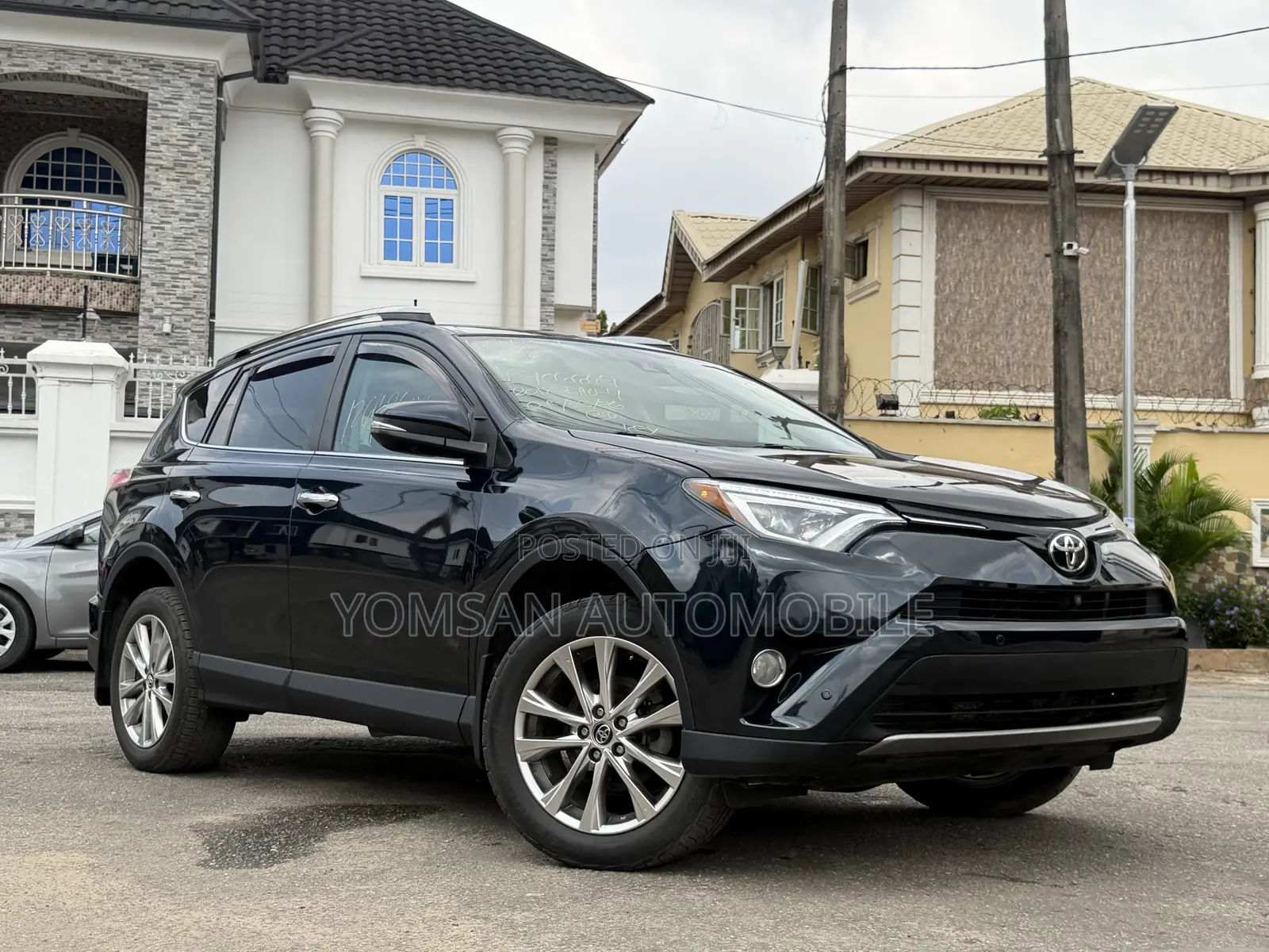 Toyota RAV4 Platinum 4dr SUV AWD (2.5L 4cyl 6A) 2018 Blue