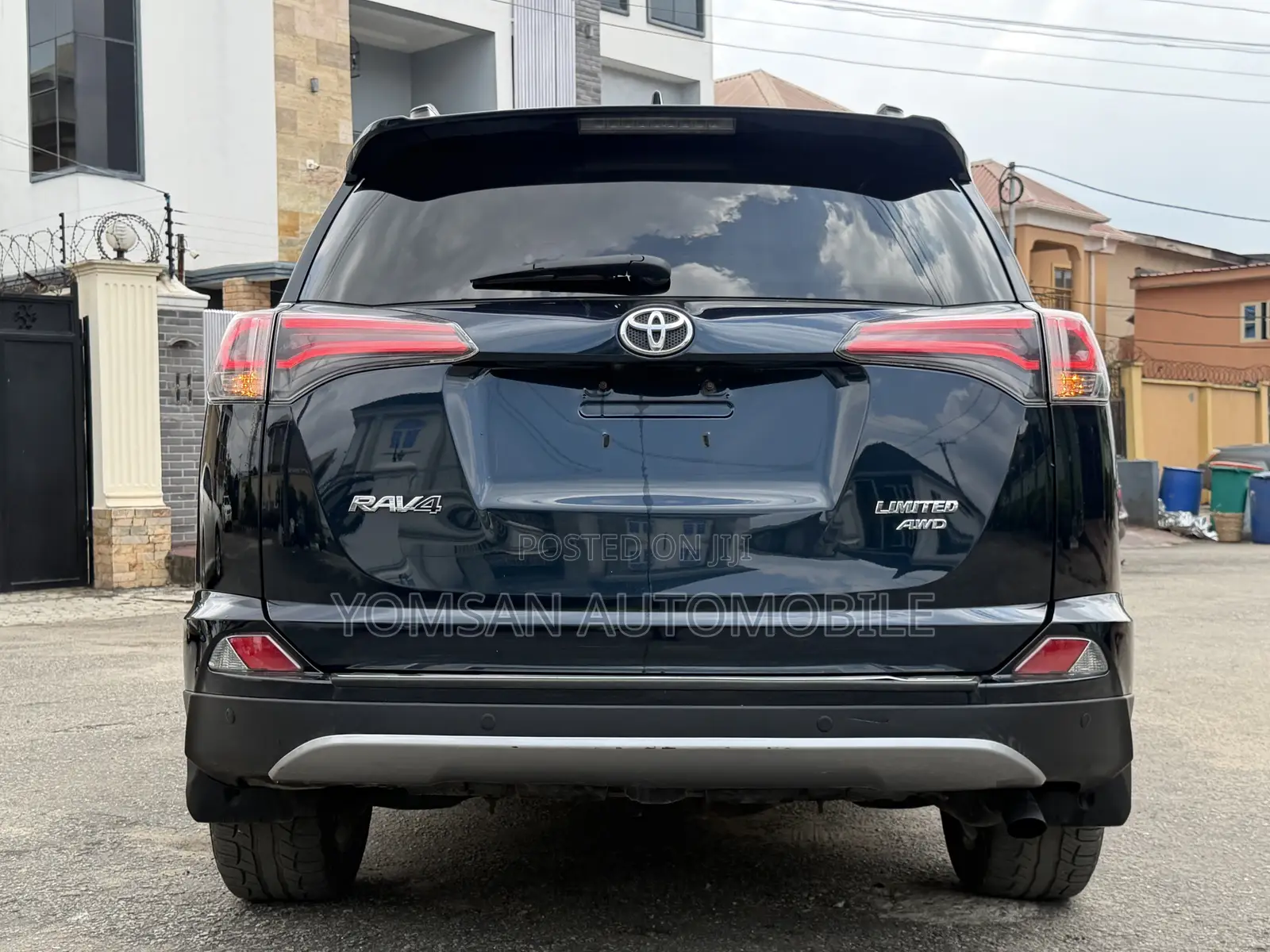 Toyota RAV4 Platinum 4dr SUV AWD (2.5L 4cyl 6A) 2018 Blue