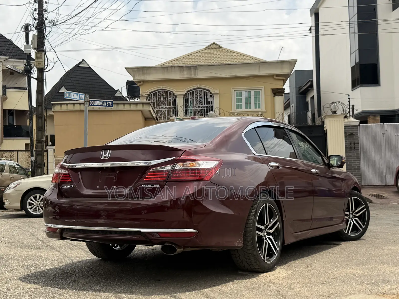 Honda Accord Touring V6 4dr Sedan FWD (3.5L 6cyl 6A) 2017 Burgundy