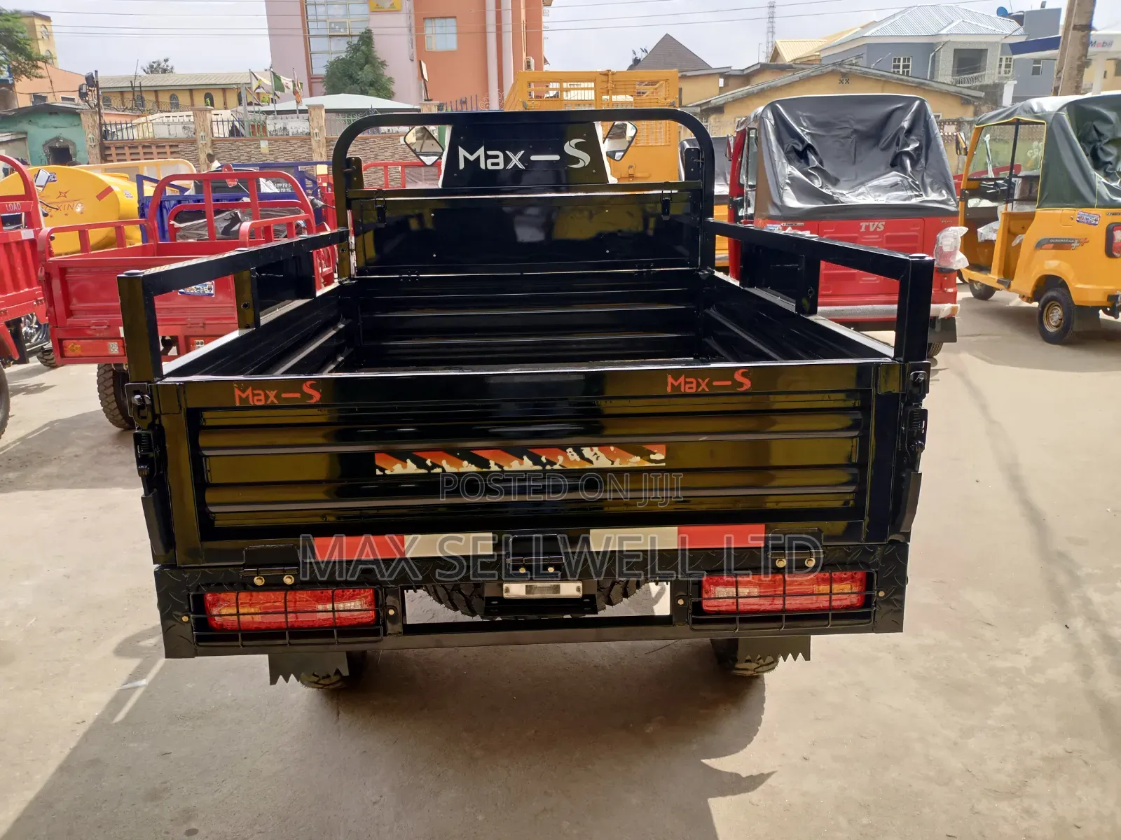New Max-S 2026 Black