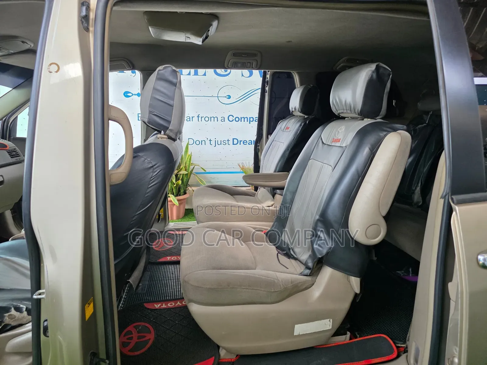Toyota Sienna 2004 Gold