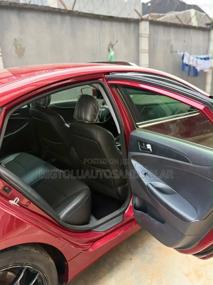 Hyundai Sonata SE 2.0T Sedan FWD (2.0L 4cyl 6A) 2012 Red