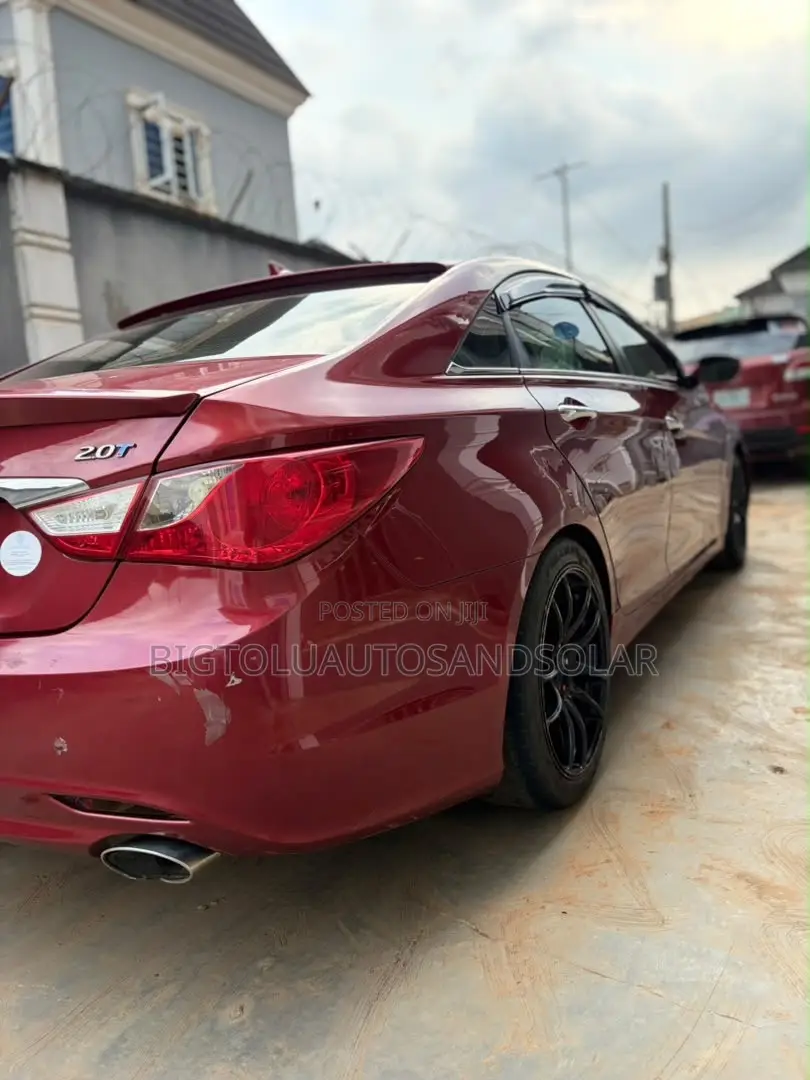 Hyundai Sonata SE 2.0T Sedan FWD (2.0L 4cyl 6A) 2012 Red