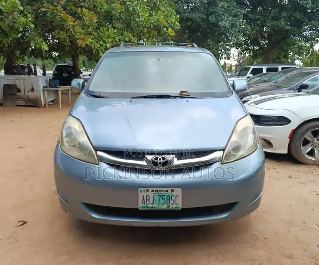 Toyota Sienna 2006 Brown