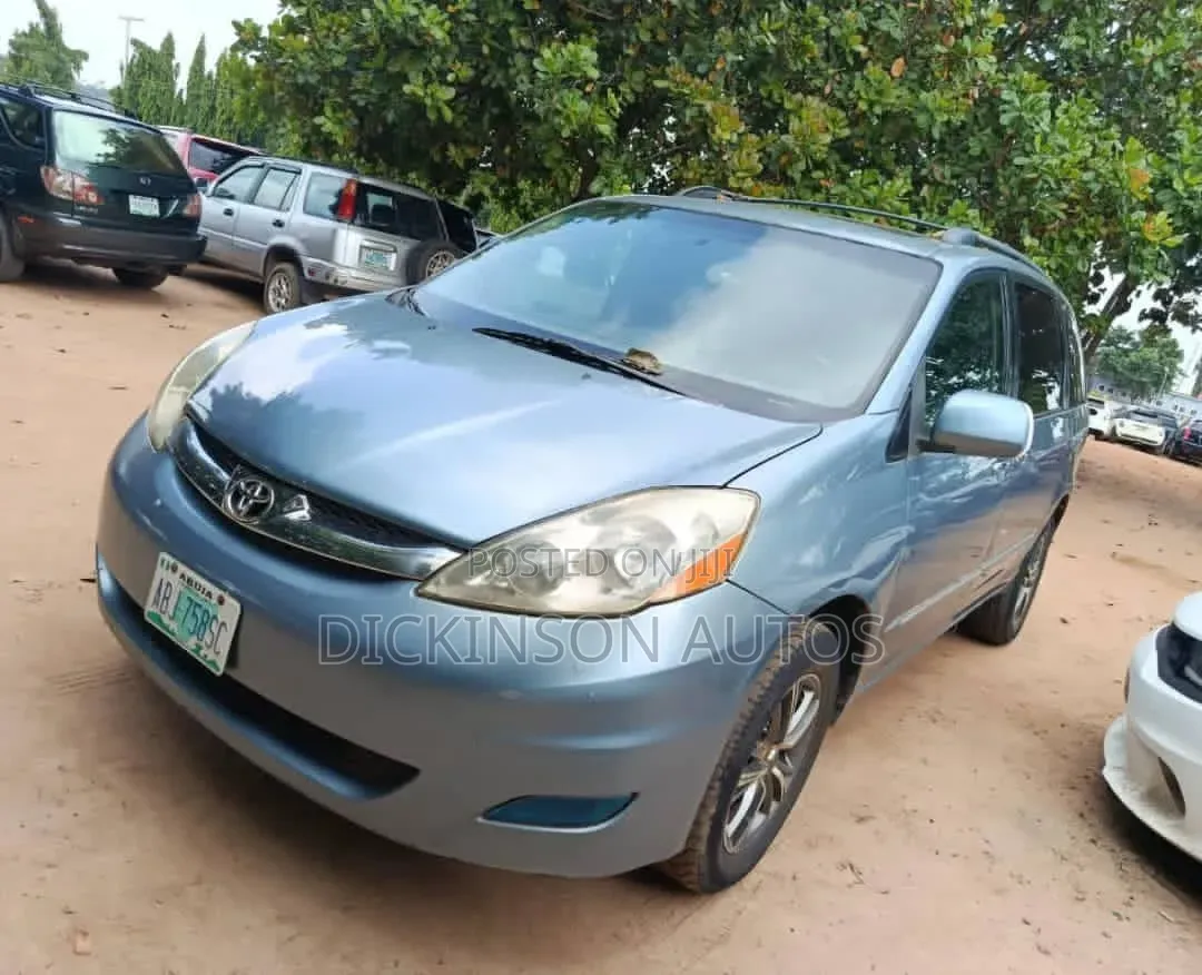 Toyota Sienna 2006 Brown