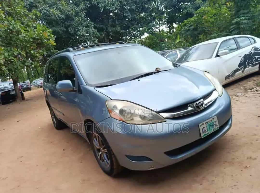Toyota Sienna 2006 Brown