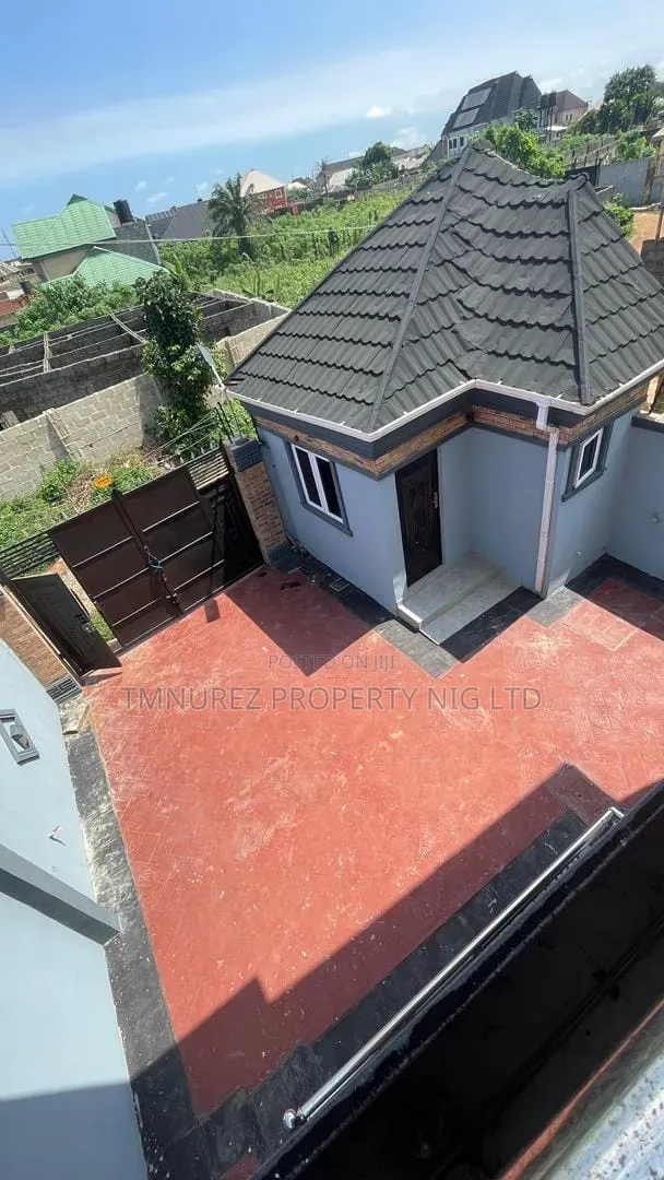 4bdrm Duplex in Ikorodu Garage for sale