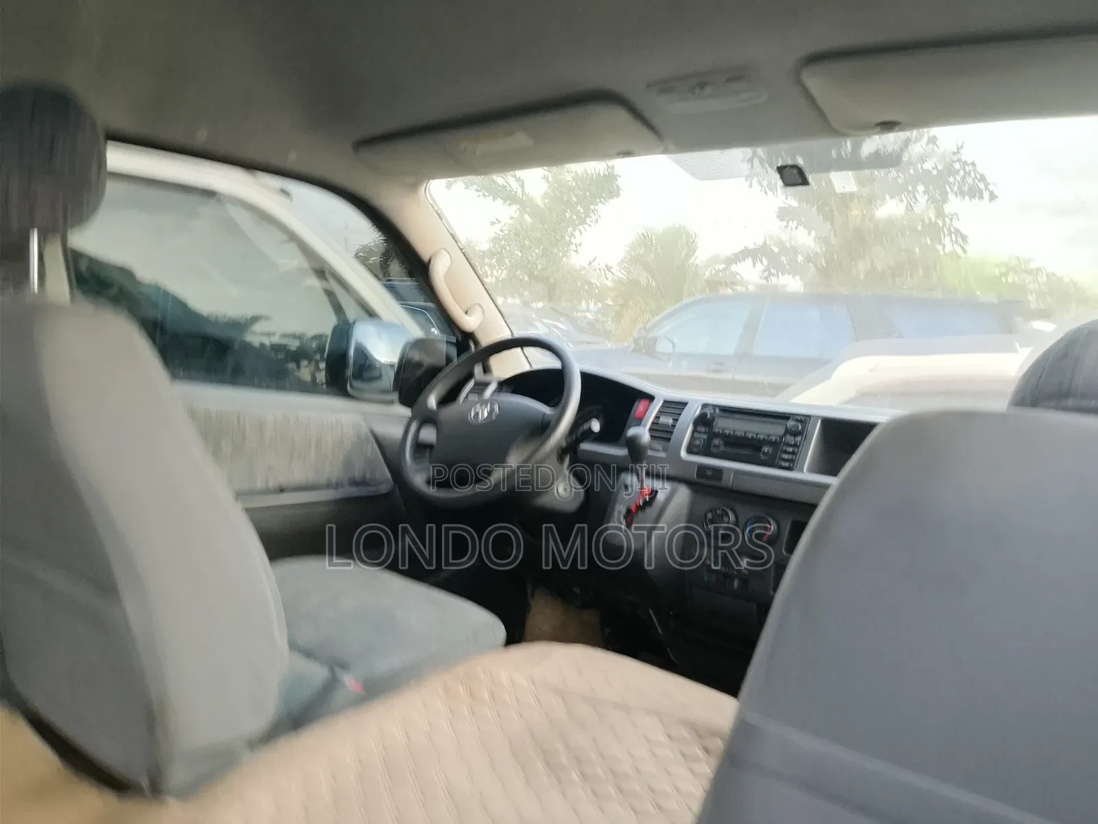Toyota HiAce 2015 White