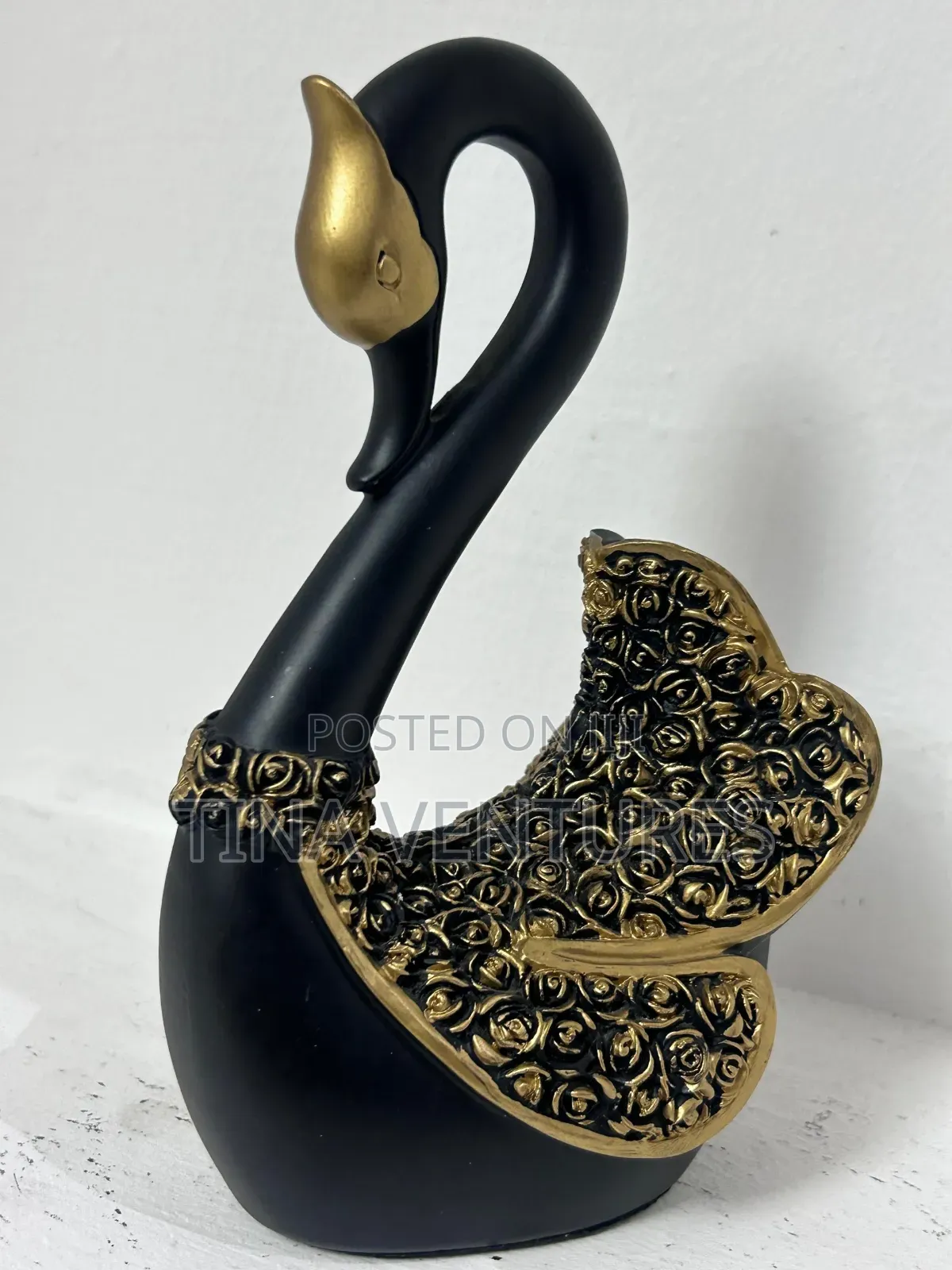 Figurine and Statue . High Street Figuring. Available in Bulk.