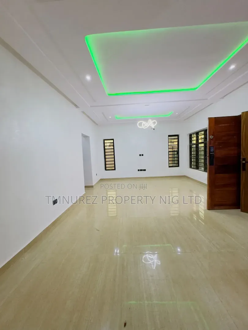 4bdrm Duplex in Berger for sale
