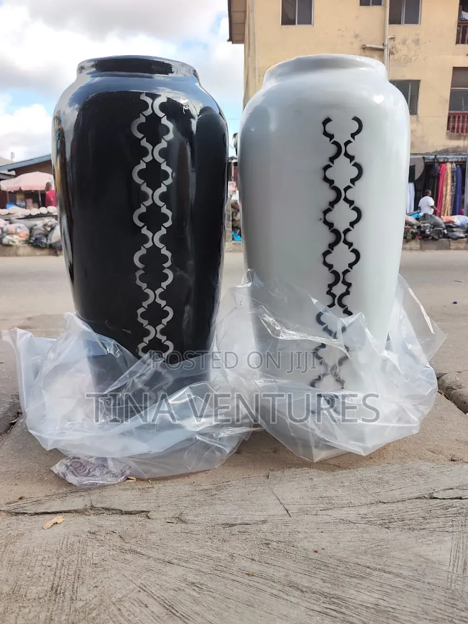 Flower Vase. High Quality. Available in Fibre and Concrete.