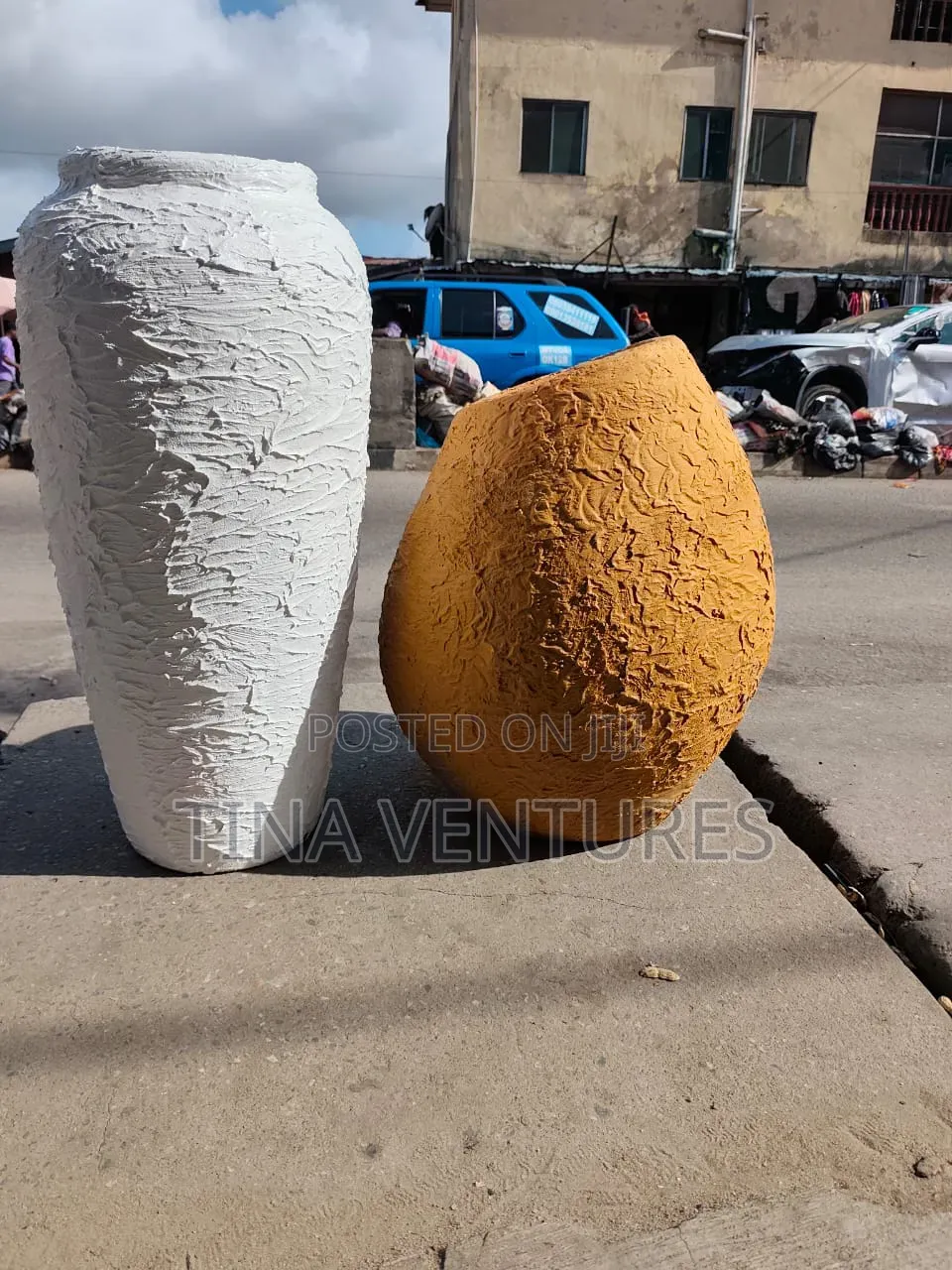 Flower Vase. High Quality. Available in Fibre and Concrete.