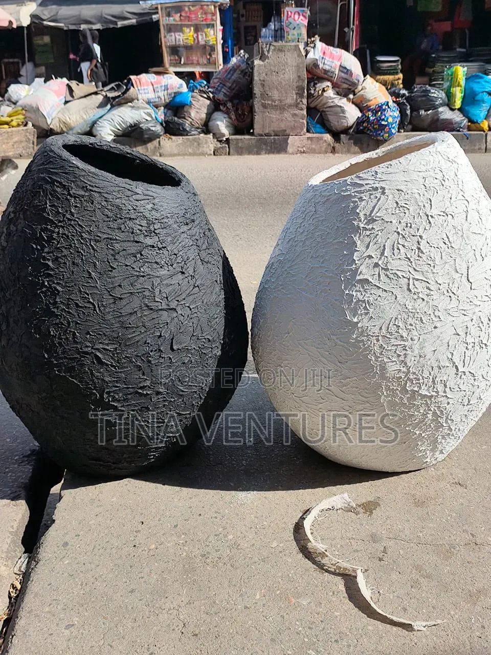 Flower Vase. High Quality. Available in Fibre and Concrete.