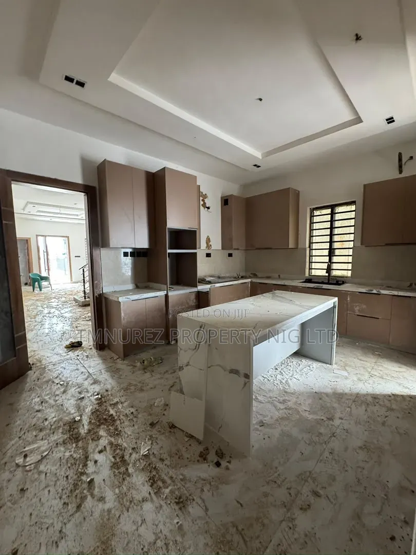 4bdrm Duplex in Medina for sale