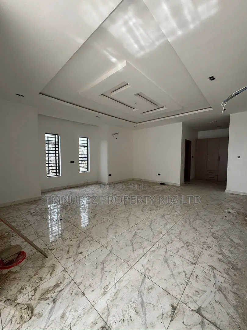 4bdrm Duplex in Medina for sale