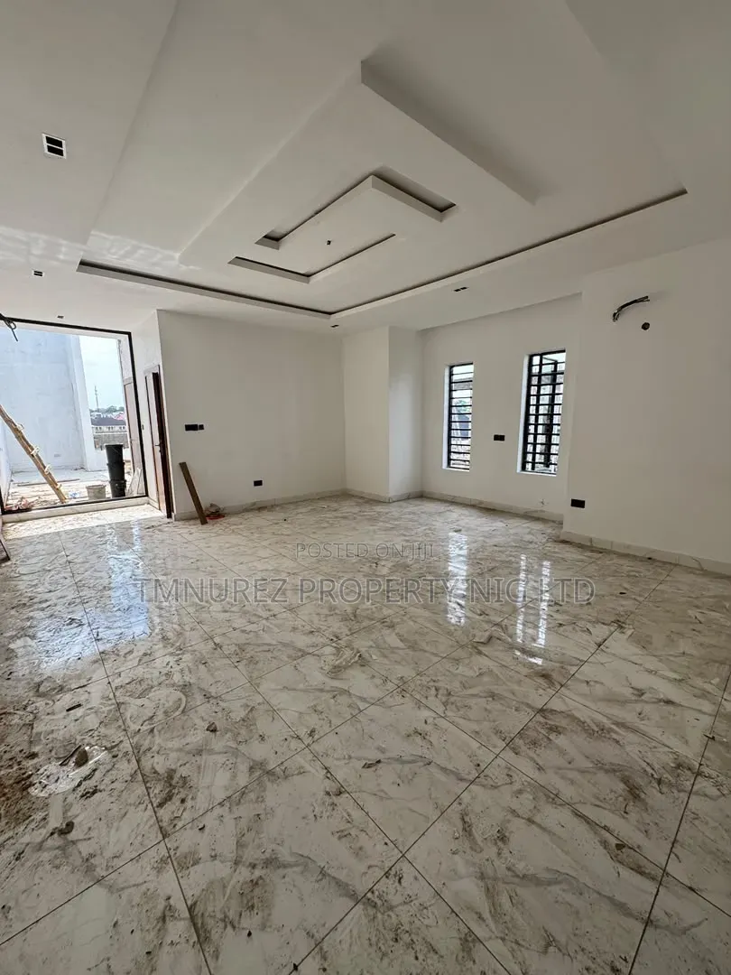 4bdrm Duplex in Medina for sale