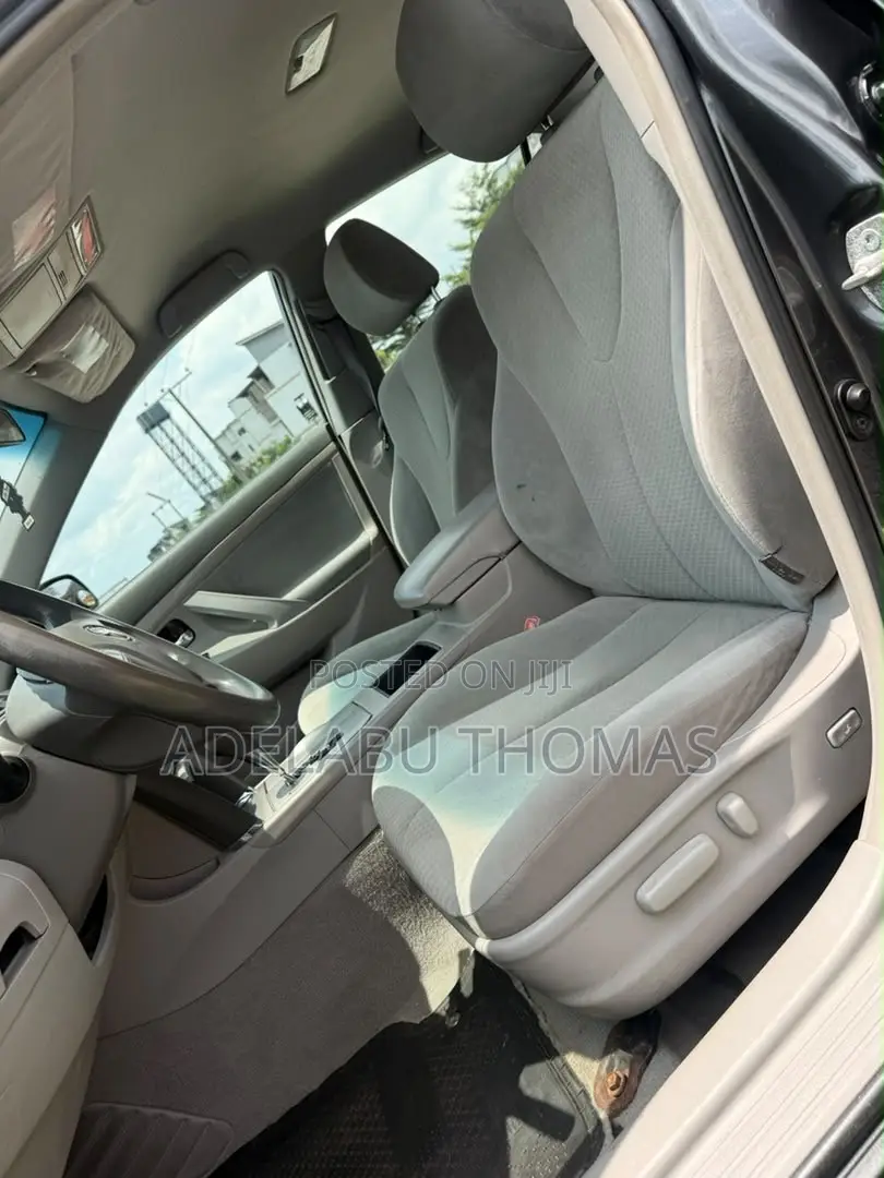 Toyota Camry Base 4dr Sedan (2.4L 4cyl 5M) 2009 Gray