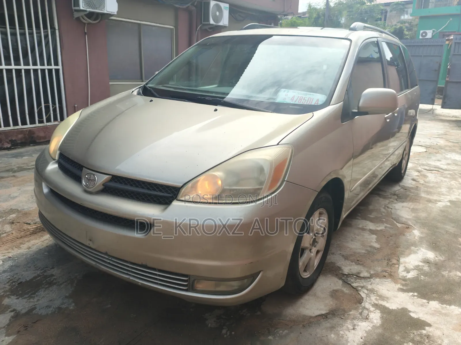 Toyota Sienna XLE AWD (3.3L V6 5A) 2004 Gold