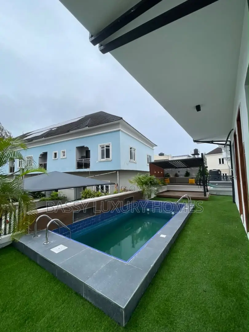 5bdrm Duplex in Lekki for sale