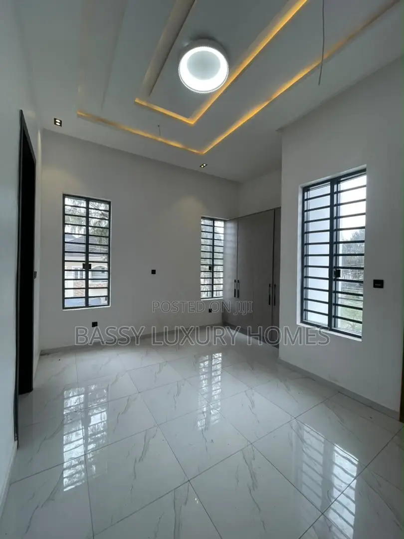 5bdrm Duplex in Lekki for sale