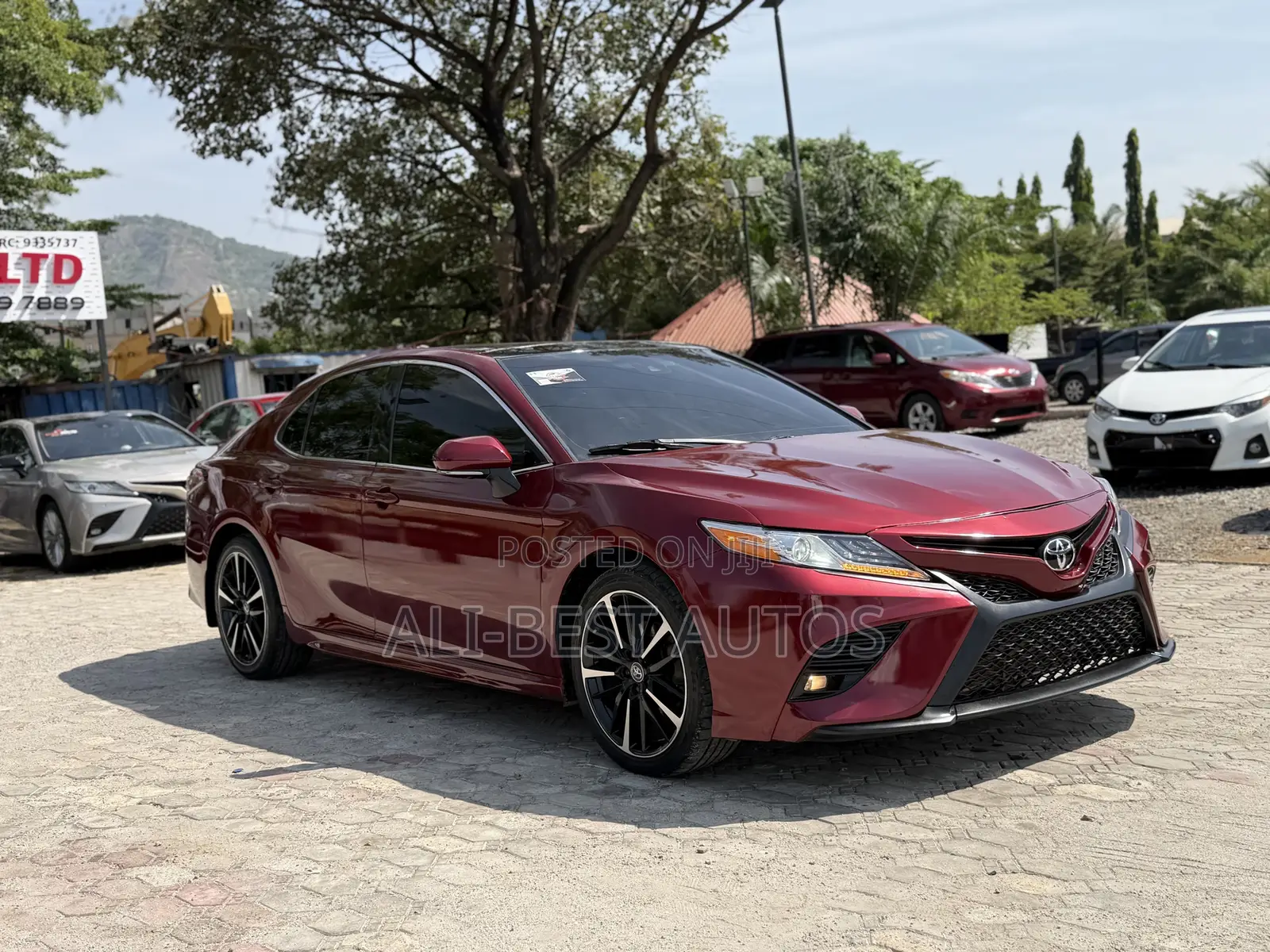 Toyota Camry 2018 Red