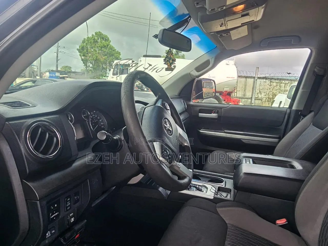 Toyota Tundra Limited FFV 4dr Double Cab 4WD SB (5.7L 8cyl 6A) 2014