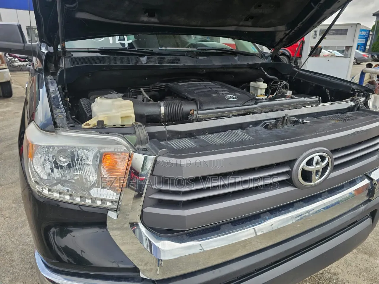 Toyota Tundra Limited FFV 4dr Double Cab 4WD SB (5.7L 8cyl 6A) 2014