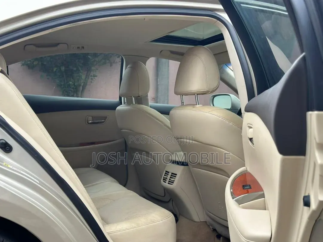 Lexus ES 350 2011 Gold