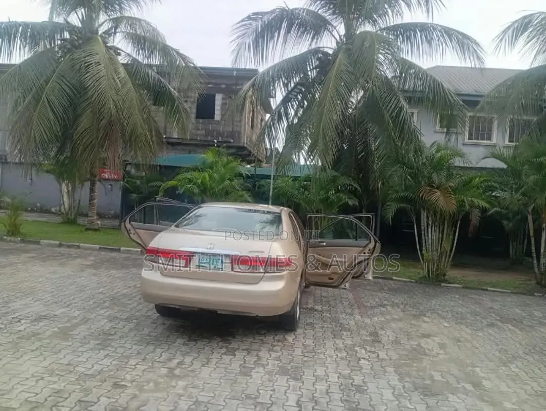 Honda Accord 2005 Gold